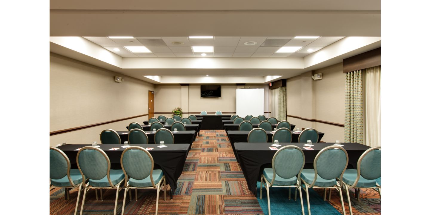 Inspire your clients with up to 1100 square feet of flexible meeting space, which can accommodate up to 60 people with free high-speed, wireless Internet access. Audio/visual equipment is also available to meet your needs.